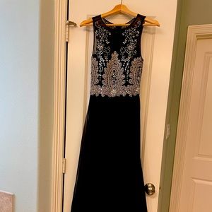 Prom Dress. Illusion Neck A-Line Shape Cinderella Brand. Size 6.